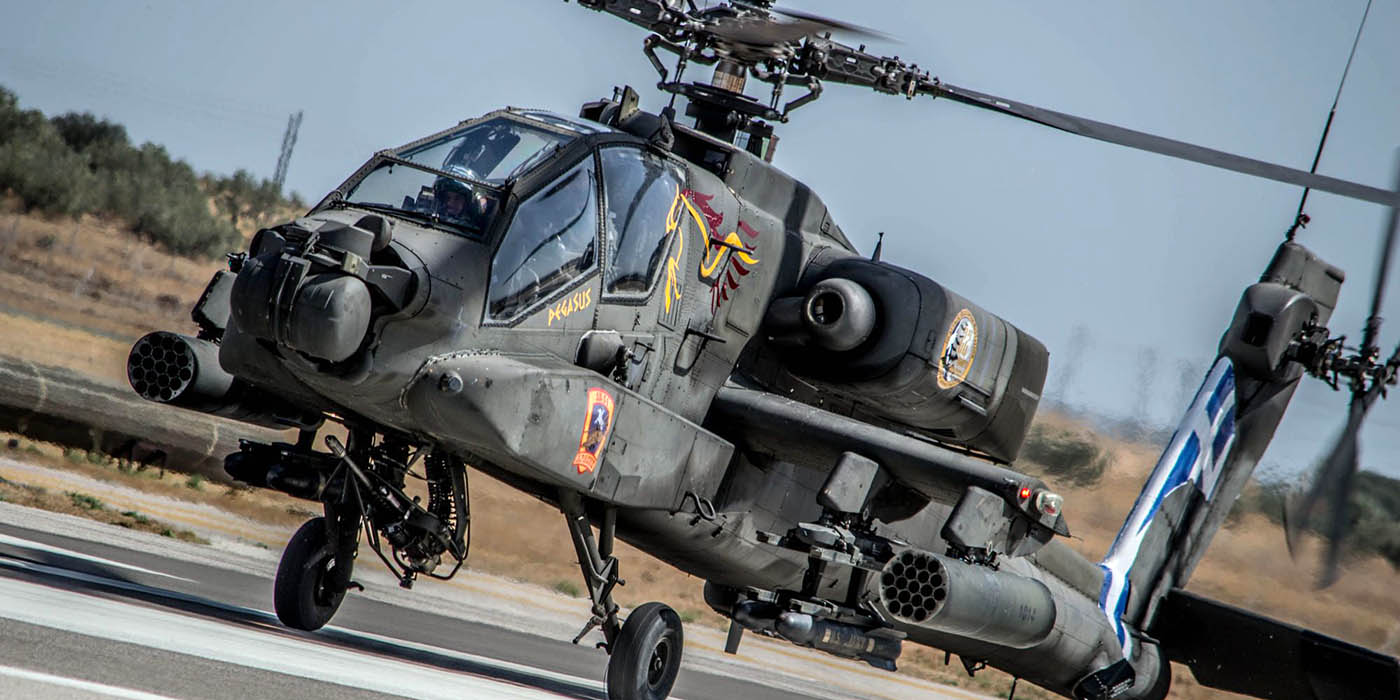 Τα δυο σενάρια που εξετάζει το ΓΕΣ για το μέλλον των ελληνικών AH-64 Apache