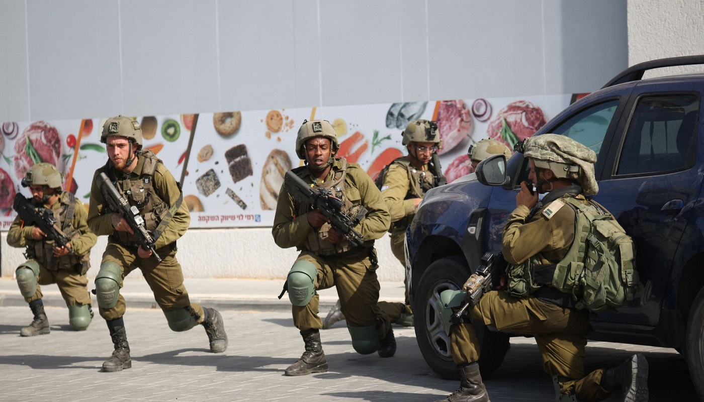 Ισραήλ Μάχες εκ του συστάδην εντός των πόλεων με εκατοντάδες ενόπλους