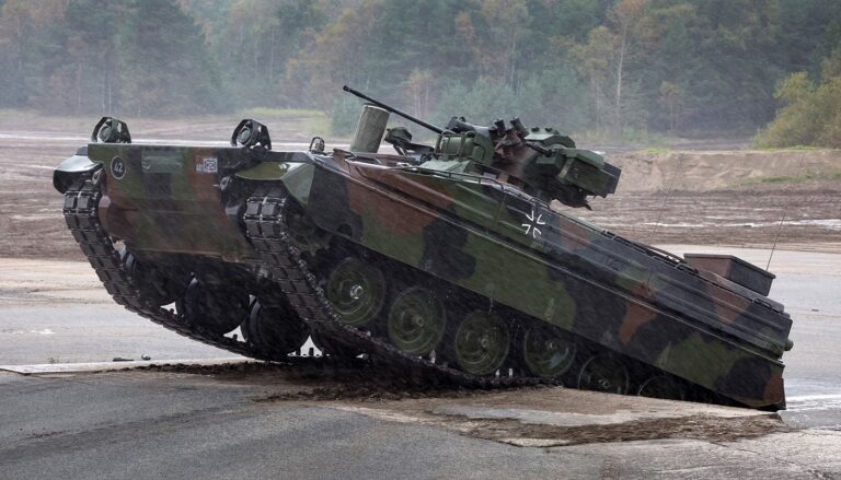 Υπουργείο Εθνικής Άμυνας: Παραχώρηση των BMP-1 με ταυτόχρονη ...
